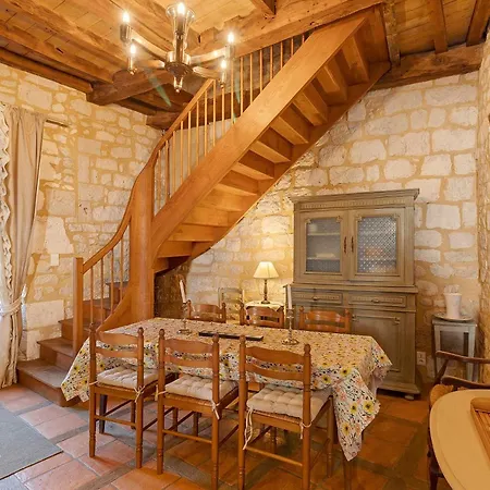 Maison Historique En Pierre بيت للعطل *