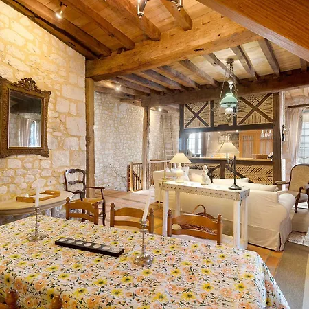 Maison Historique En Pierre * Issigeac