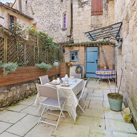 بيت للعطل Maison Historique En Pierre *