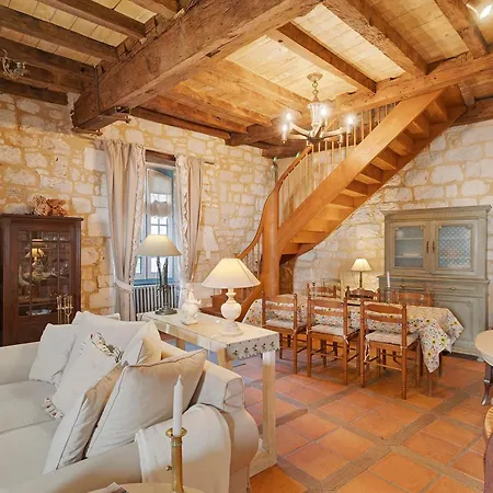 بيت للعطل Maison Historique En Pierre *
