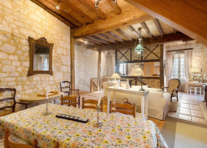 Maison Historique En Pierre * Issigeac